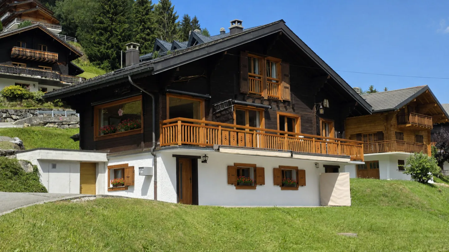 HAVEN OF PEACE WITH ALPINE CHARM - Photo 16 of 16