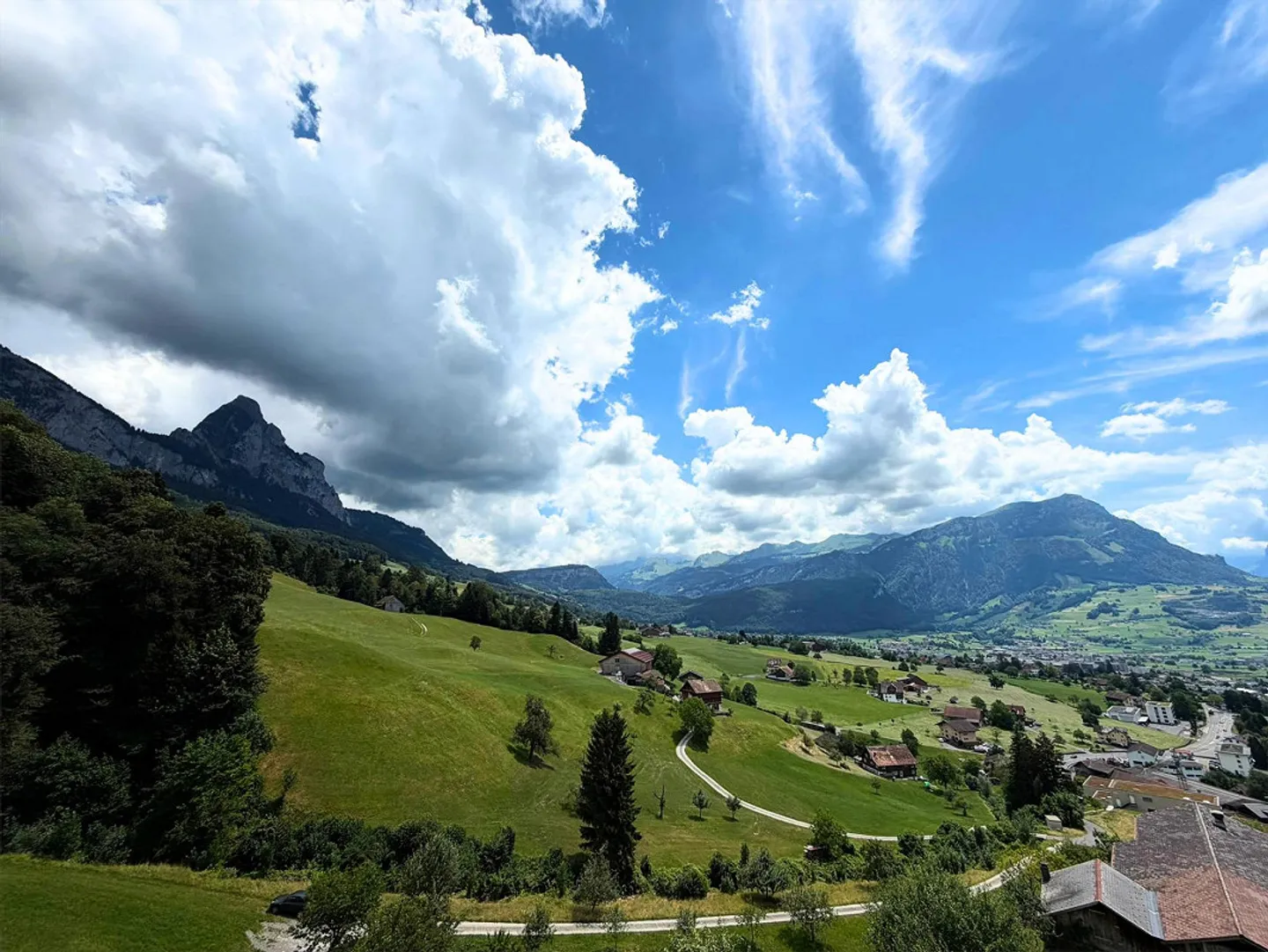 Esclusivo appartamento attico di 4,5 stanze con vista mozzafiato - Foto 4 di 8