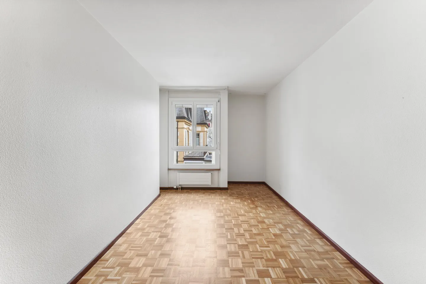 Bright 3.5-room apartment with balcony - Just steps from the lake in St-Blaise - Photo 8 of 9