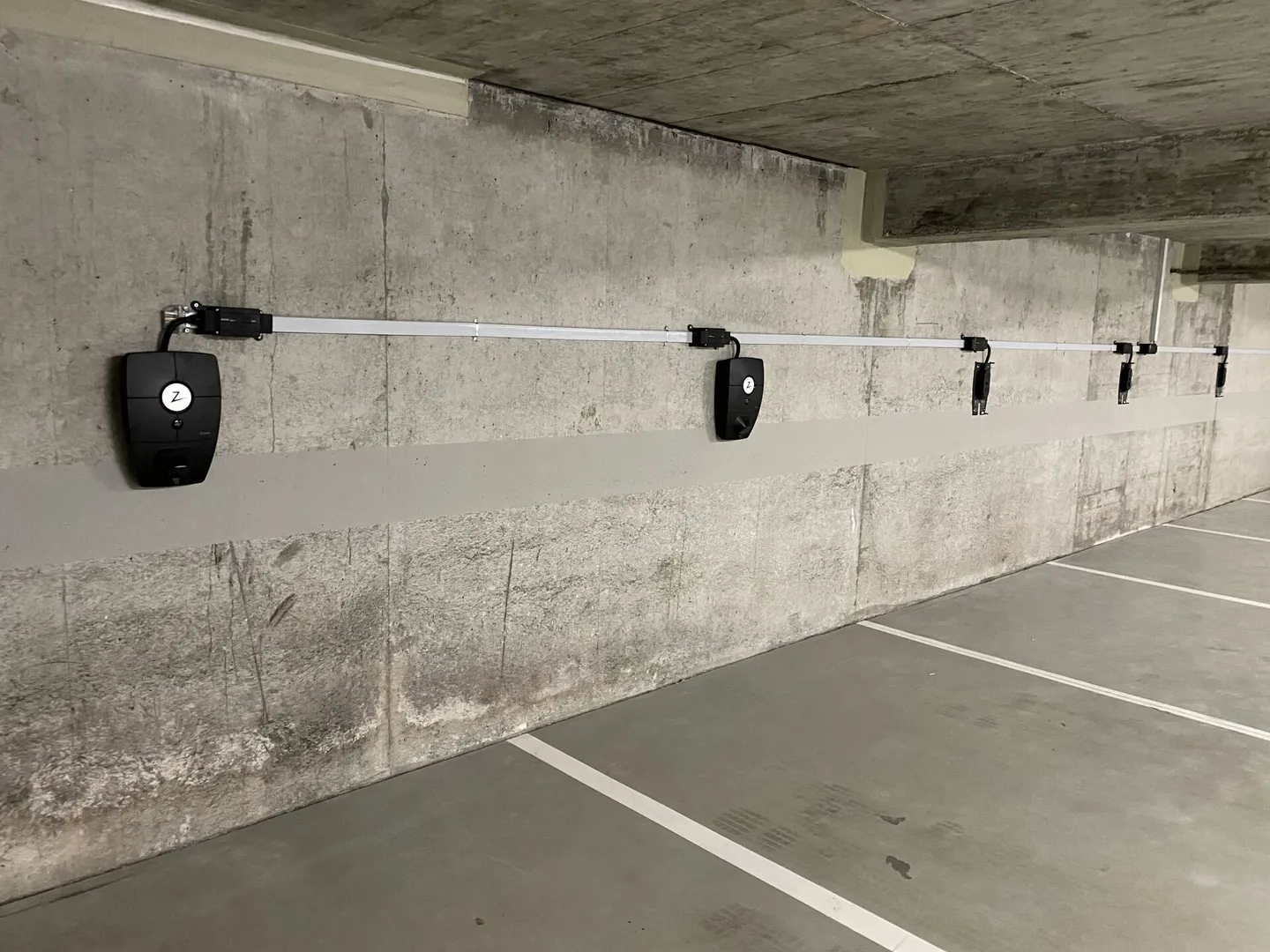 Tiefgaragenplatz mit Lademöglichkeit - Foto 4 von 10