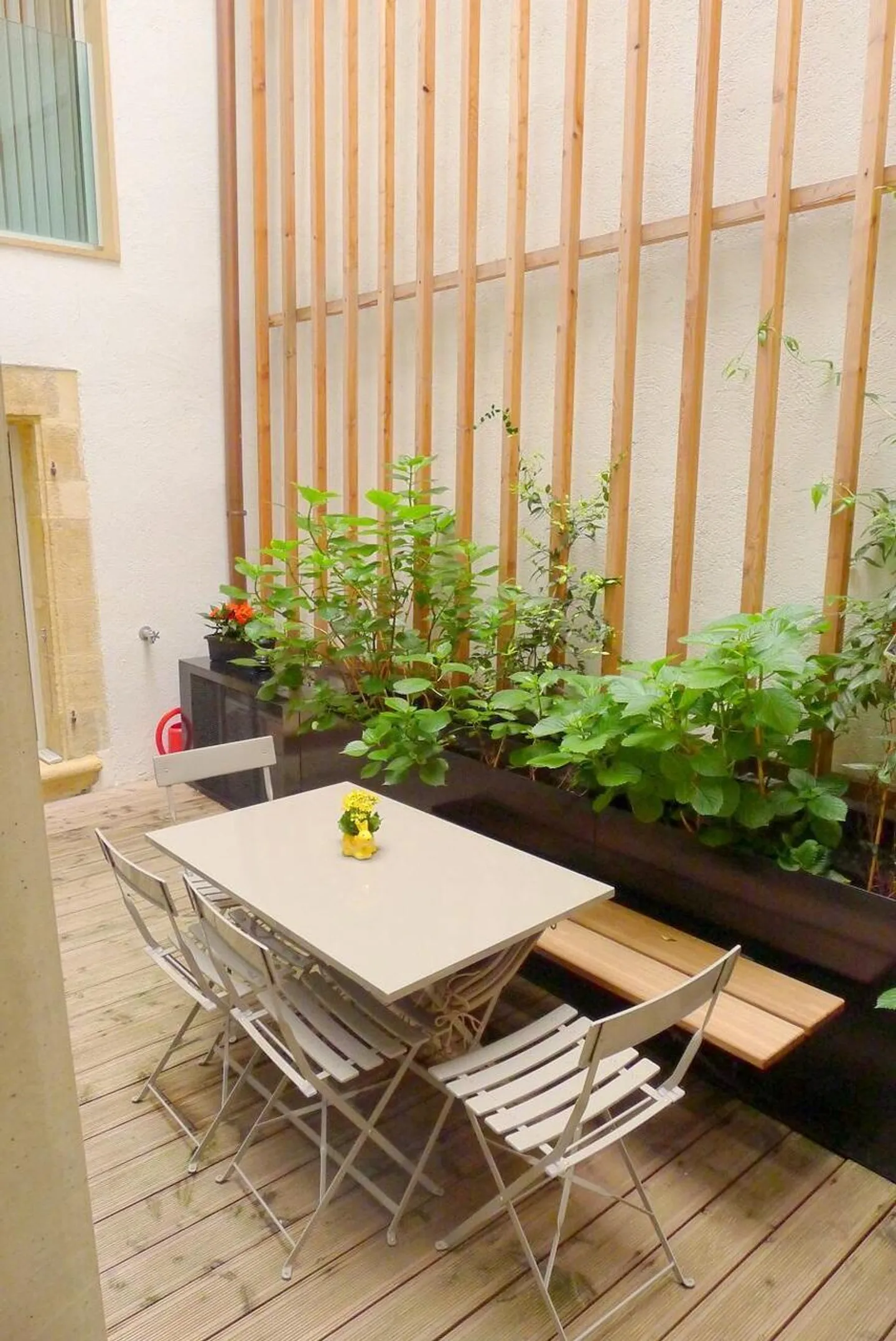 Apartment in downtown Neuchâtel - Photo 2 of 9