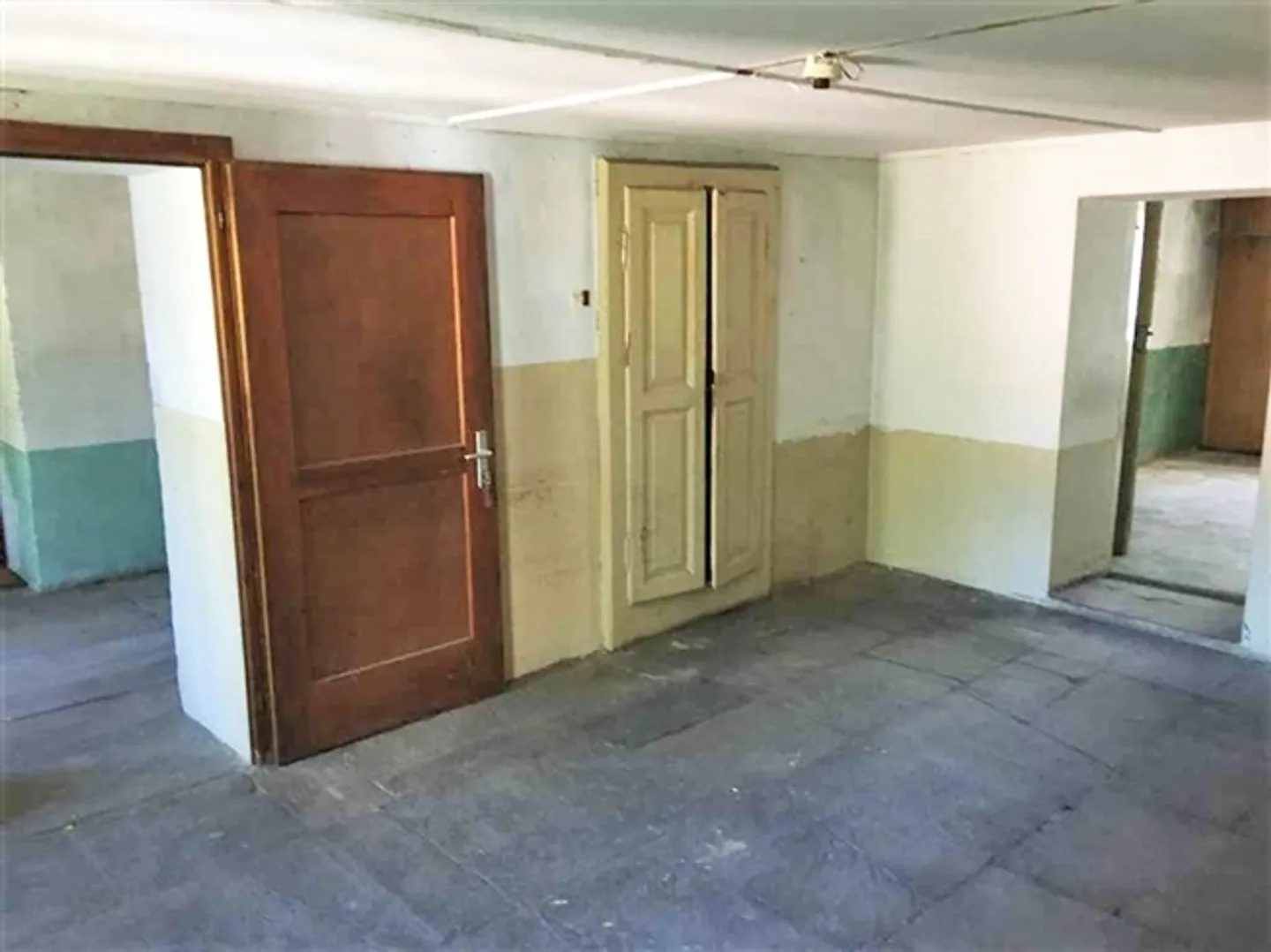 casa grande nel nucleo da ristrutturare con giardino - Foto 8 di 19