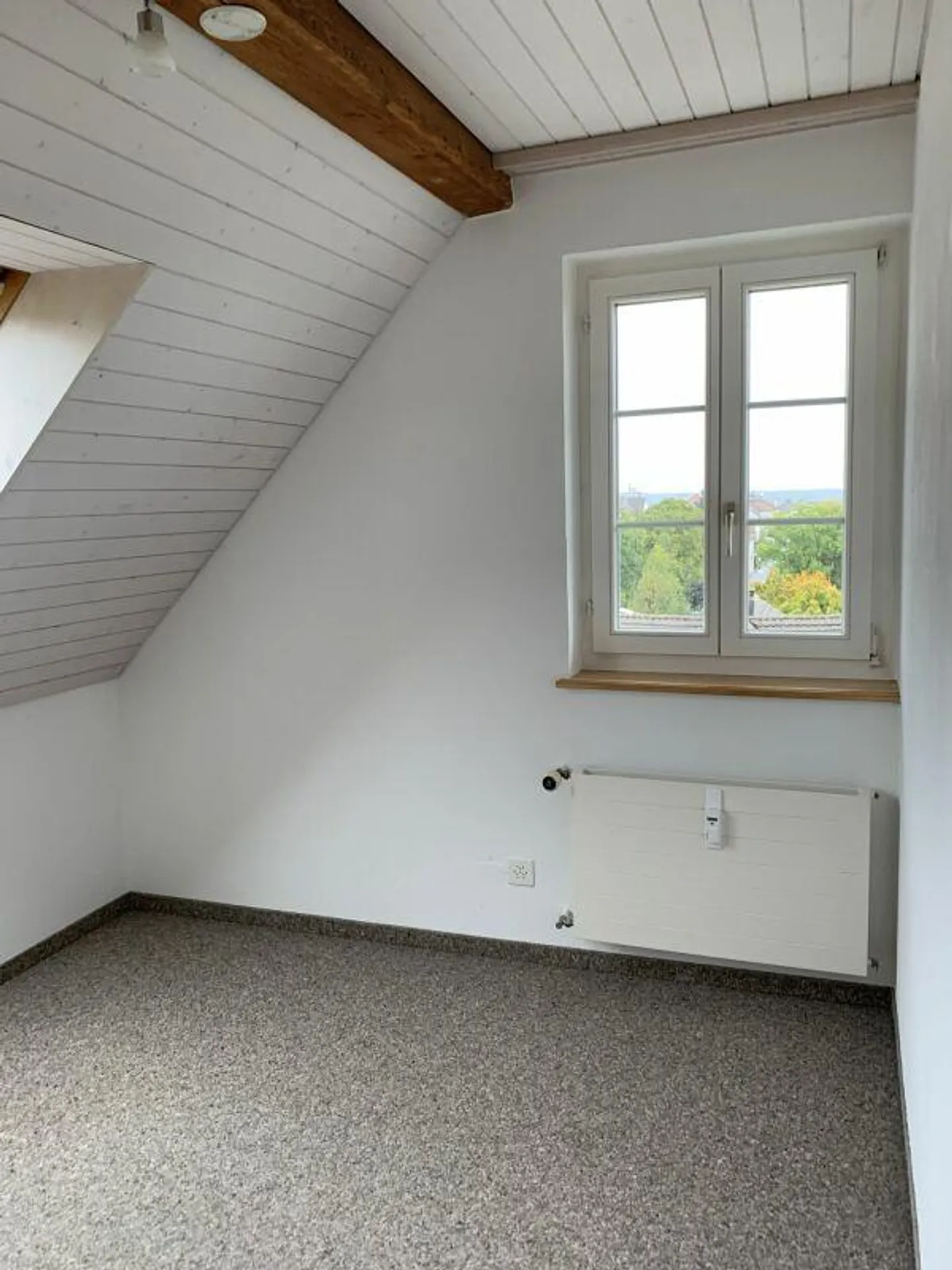 Well-kept 3-room attic apartment seeks new tenants - Photo 10 of 16