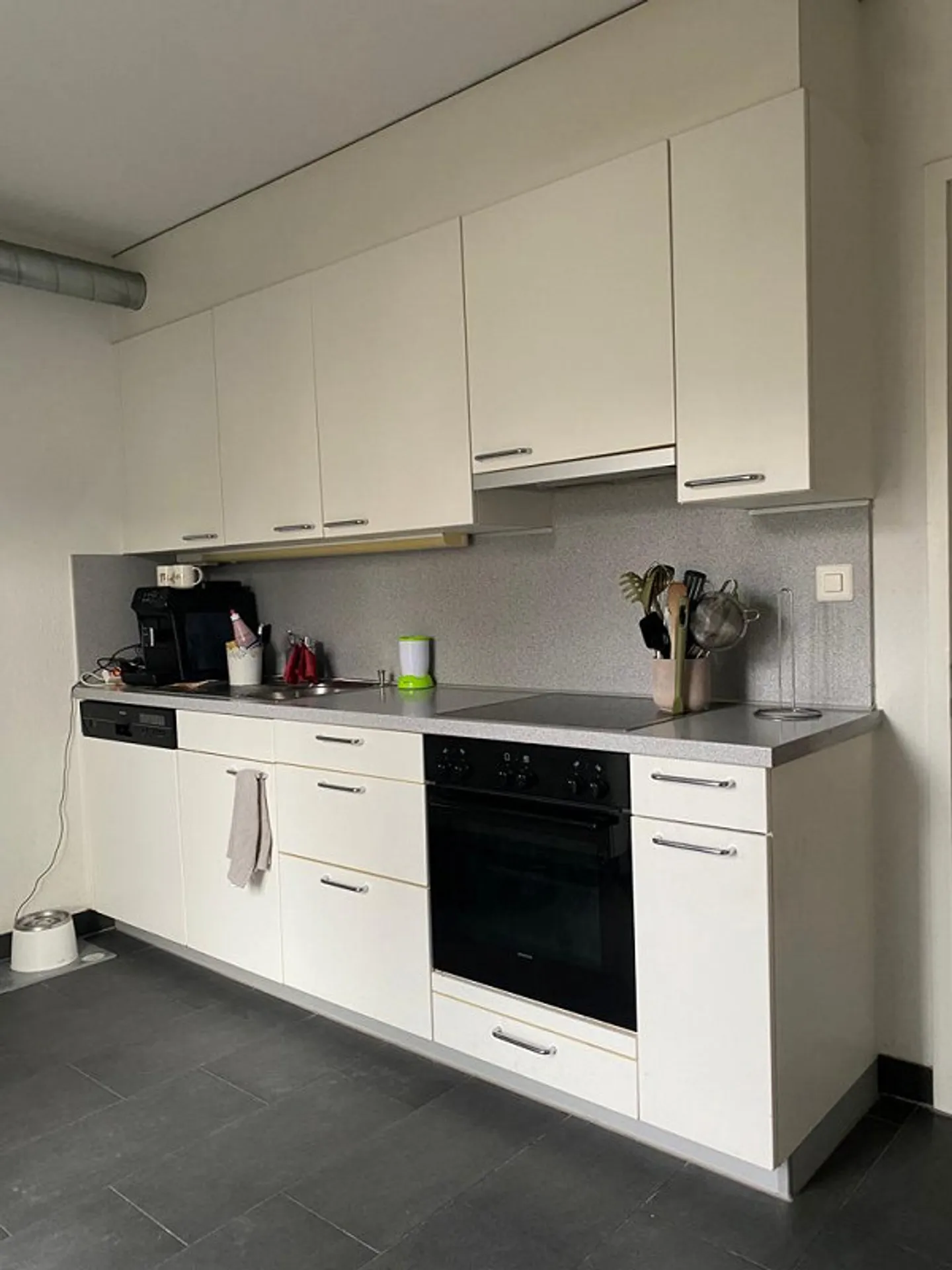 Cozy, renovated 3-room apartment 2nd floor - Photo 3 of 14