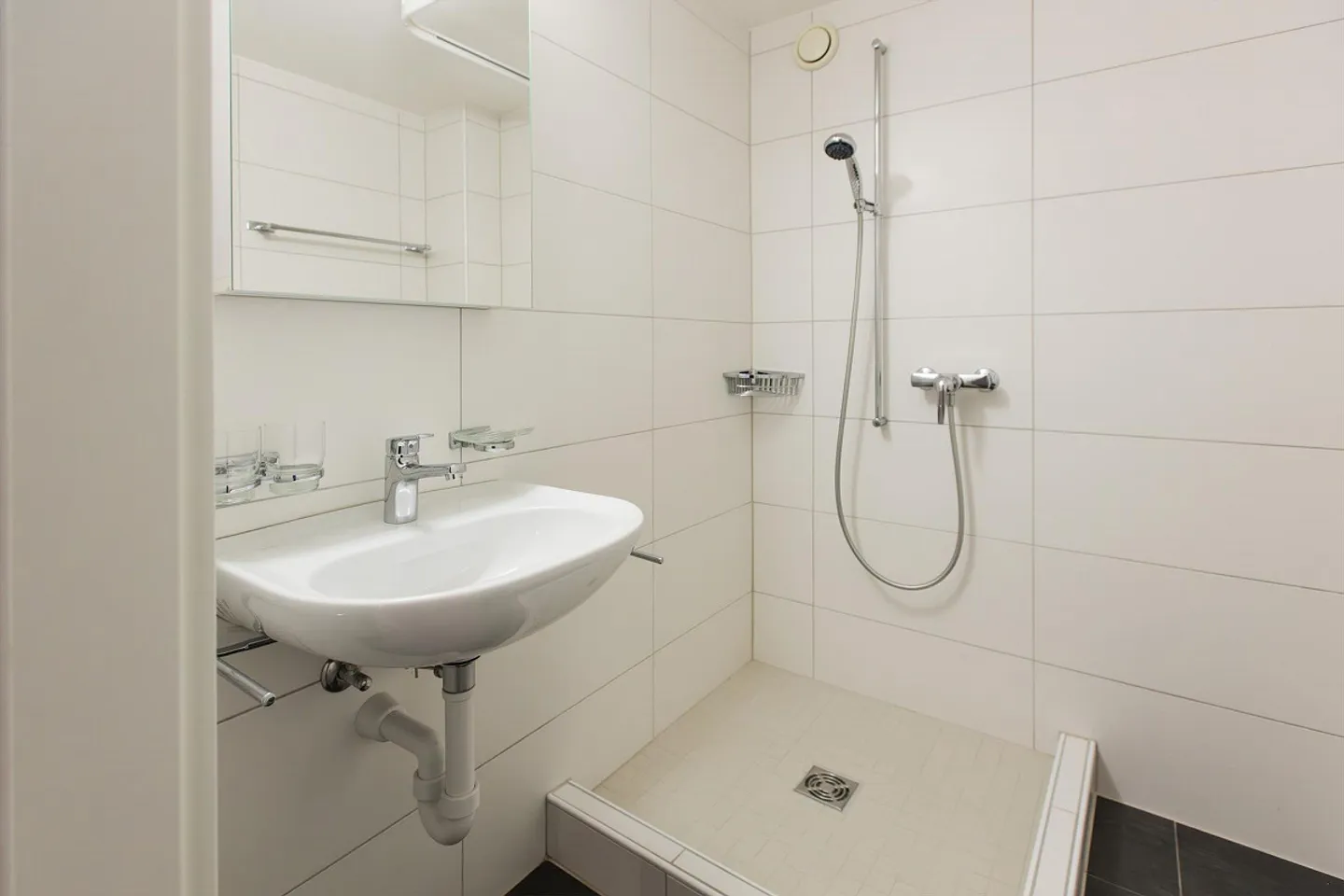 Cozy, renovated 3-room apartment 2nd floor - Photo 9 of 14