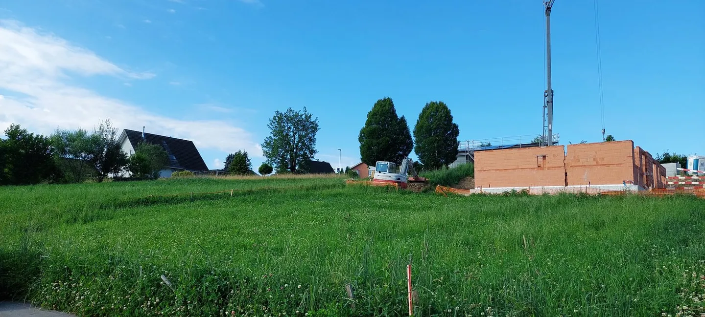 Building plots in a quiet location with beautiful views - Photo 2 of 5