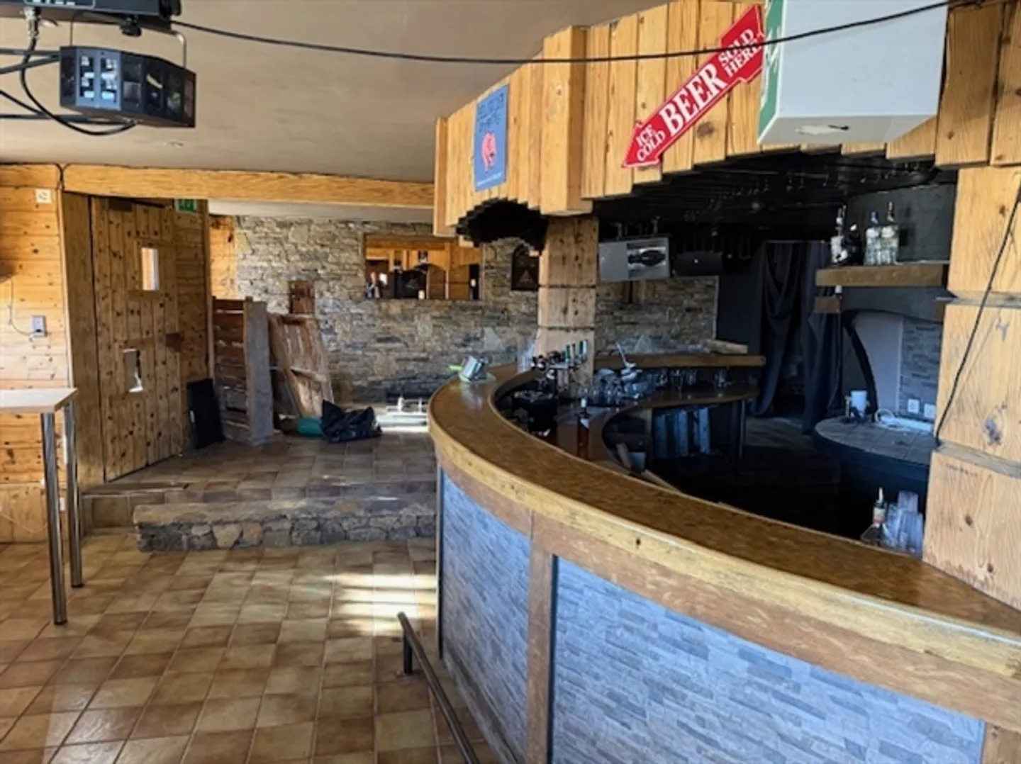 «Gewerbe zum Verkauf, Haute-Nendaz (Nendaz, Schweiz)» - Photo 4 sur 5