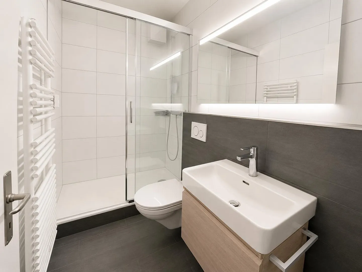 Modernes Studio mit grossem Balkon - Foto 2 von 6