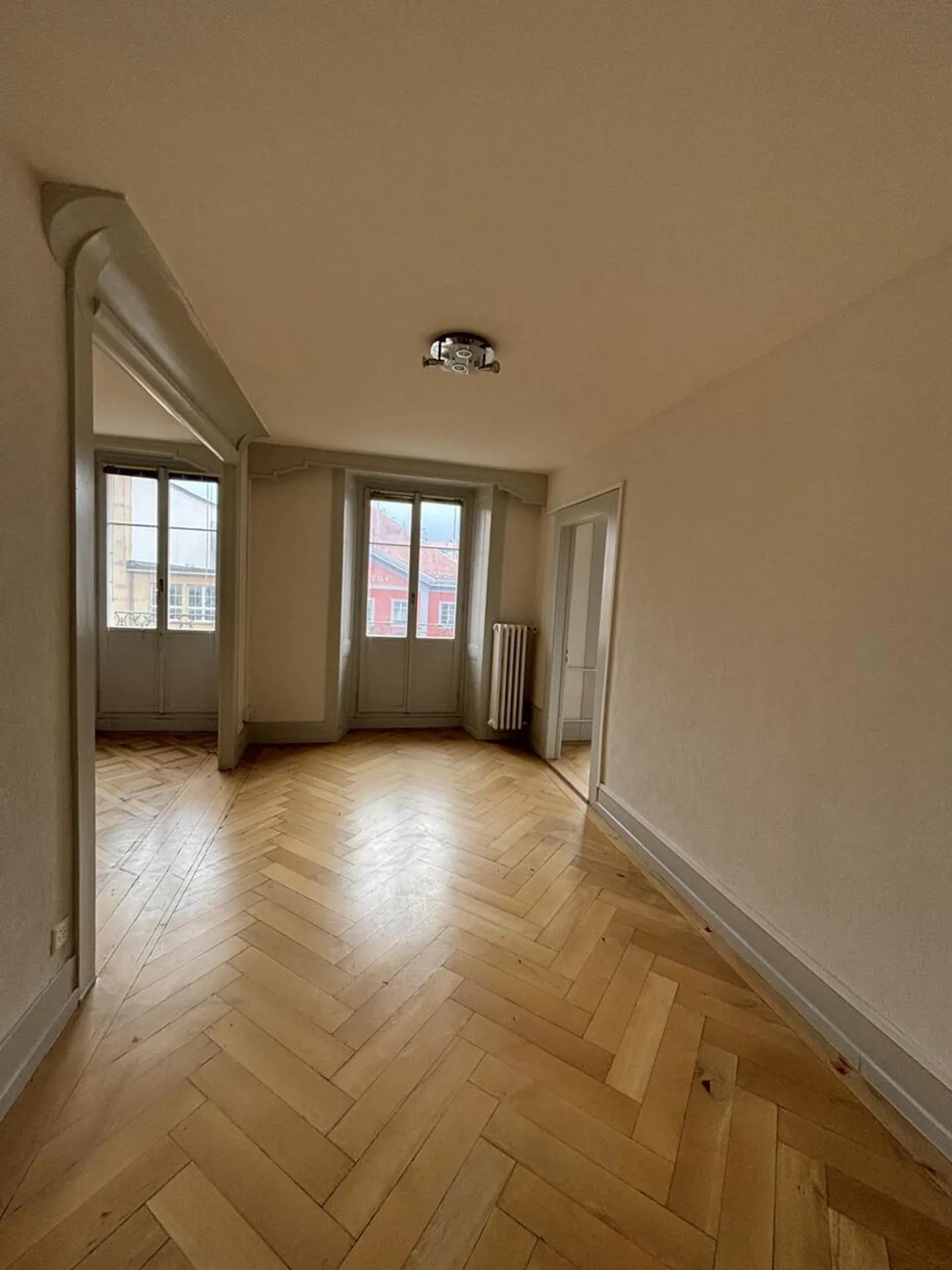 Appartamento luminoso in centro città - Foto 2 di 11
