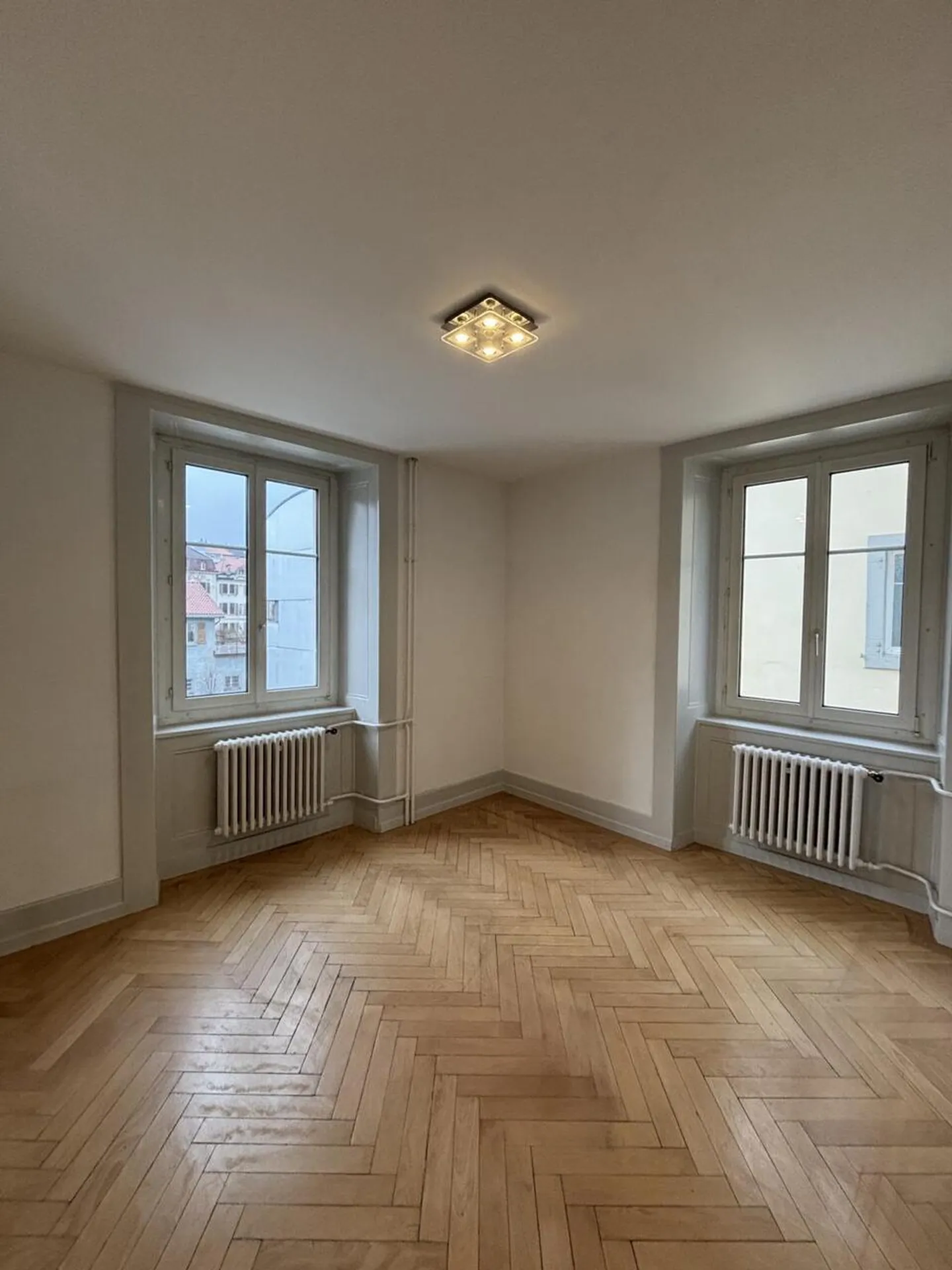 Appartamento luminoso in centro città - Foto 4 di 11