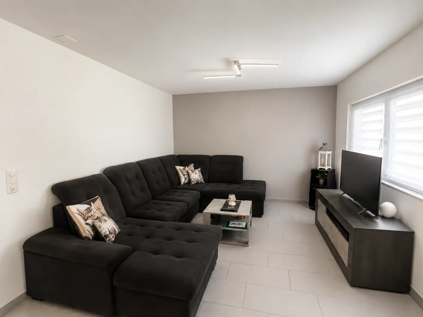 For Sale – Charming Single-Family Home in Chénens Renovated - Photo 3 of 6