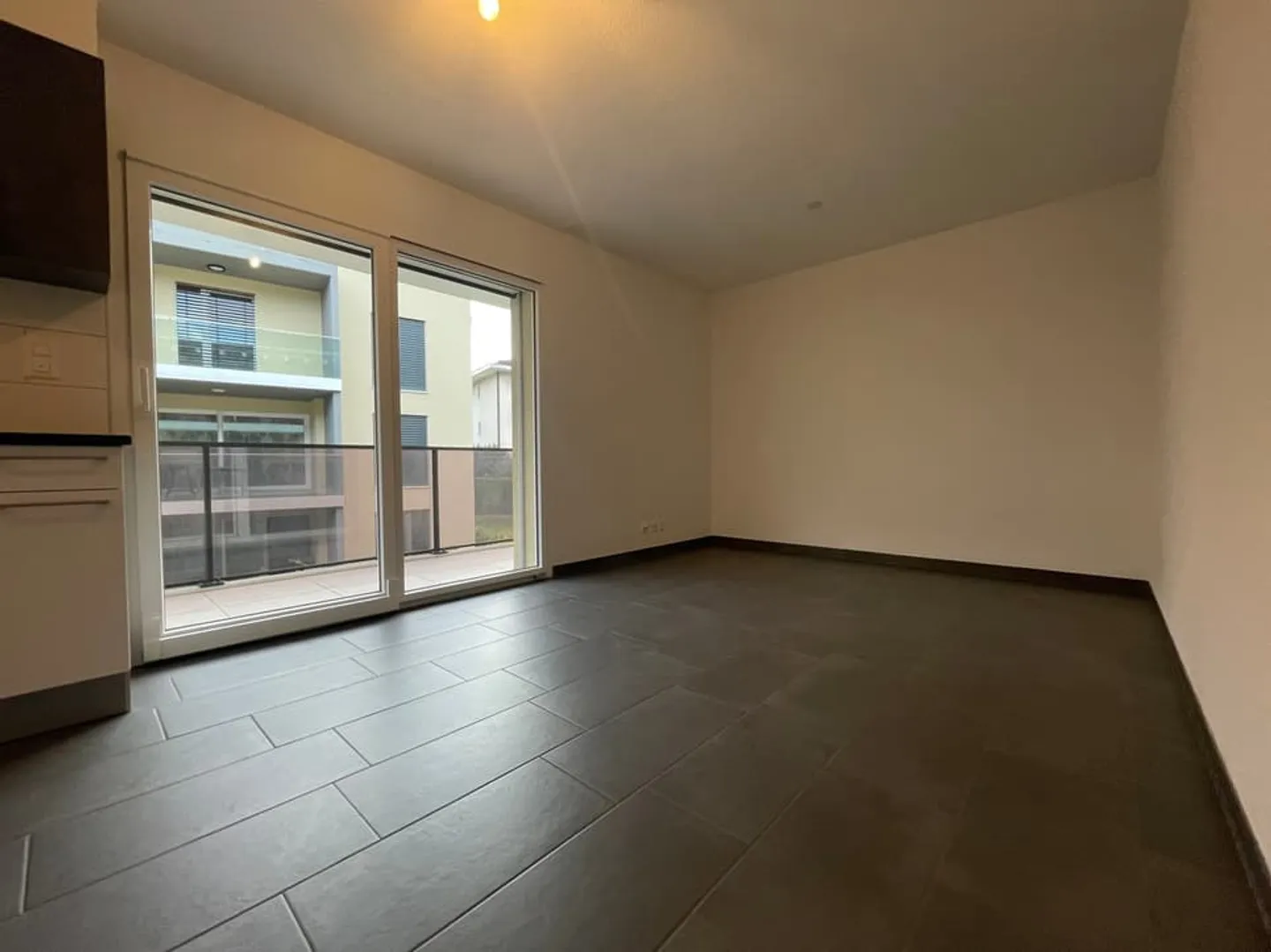 Pretty studio in a recently built building - Photo 2 of 6