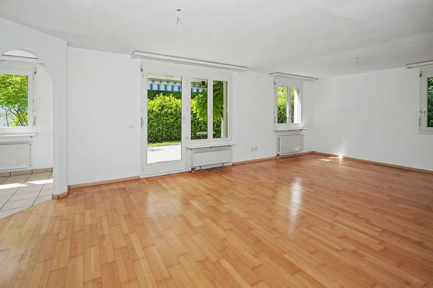 Appartamento con giardino 4,5 stanze a Oberwil - Foto 3 di 13