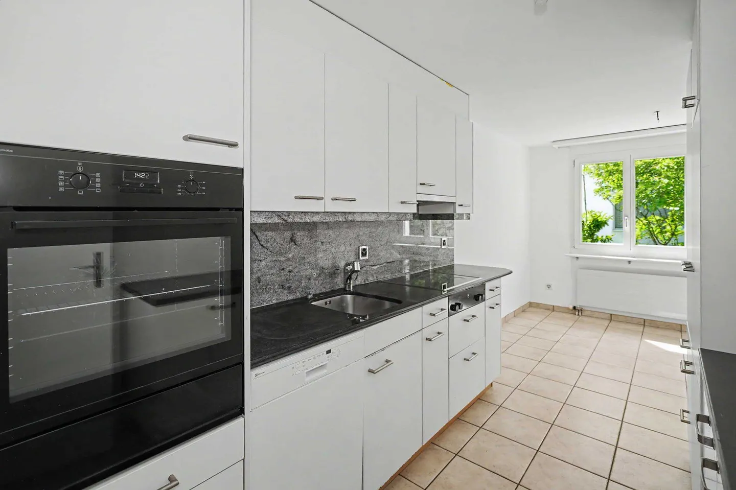 Appartamento con giardino 4,5 stanze a Oberwil - Foto 5 di 13