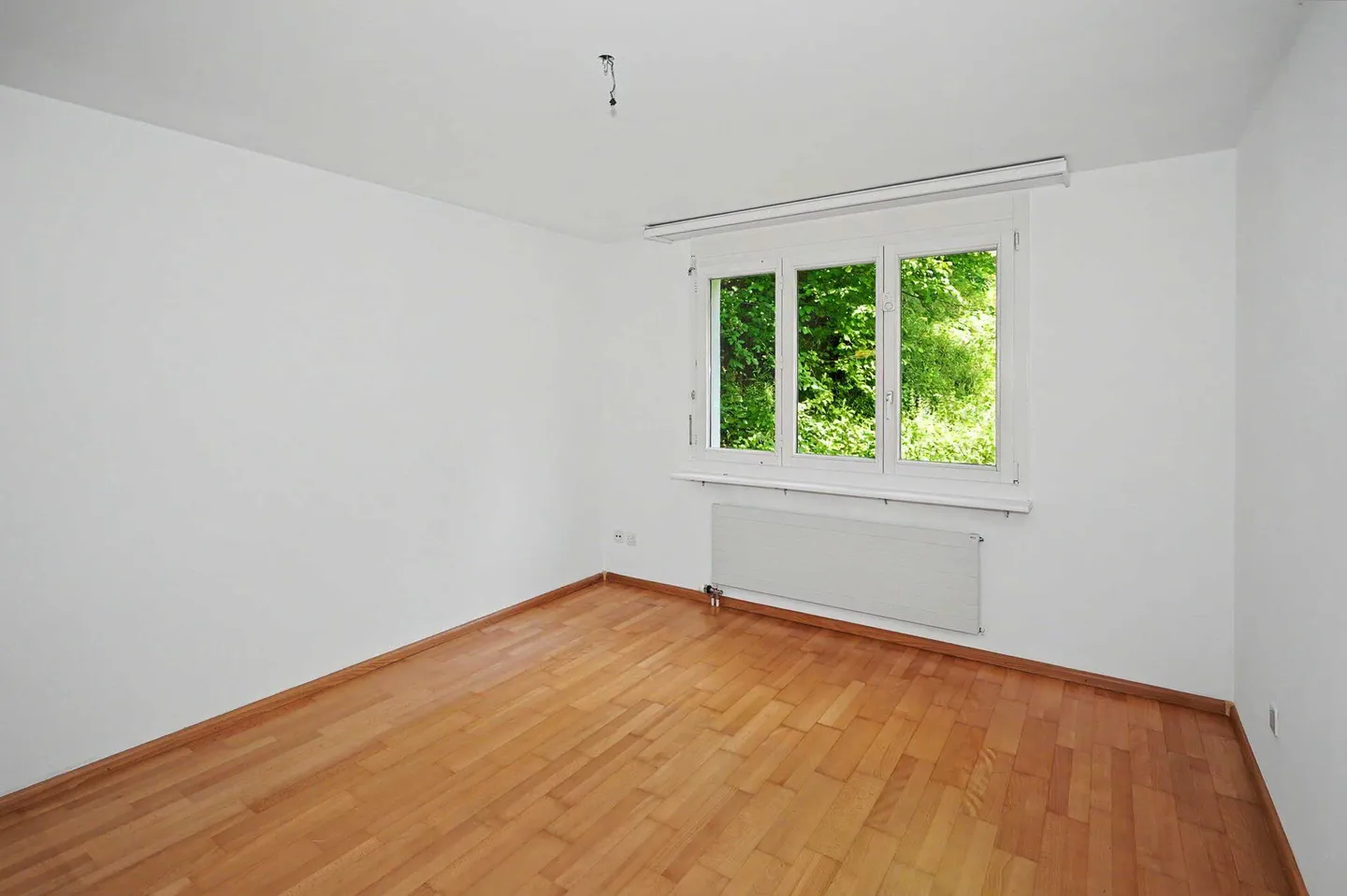 Appartamento con giardino 4,5 stanze a Oberwil - Foto 6 di 13