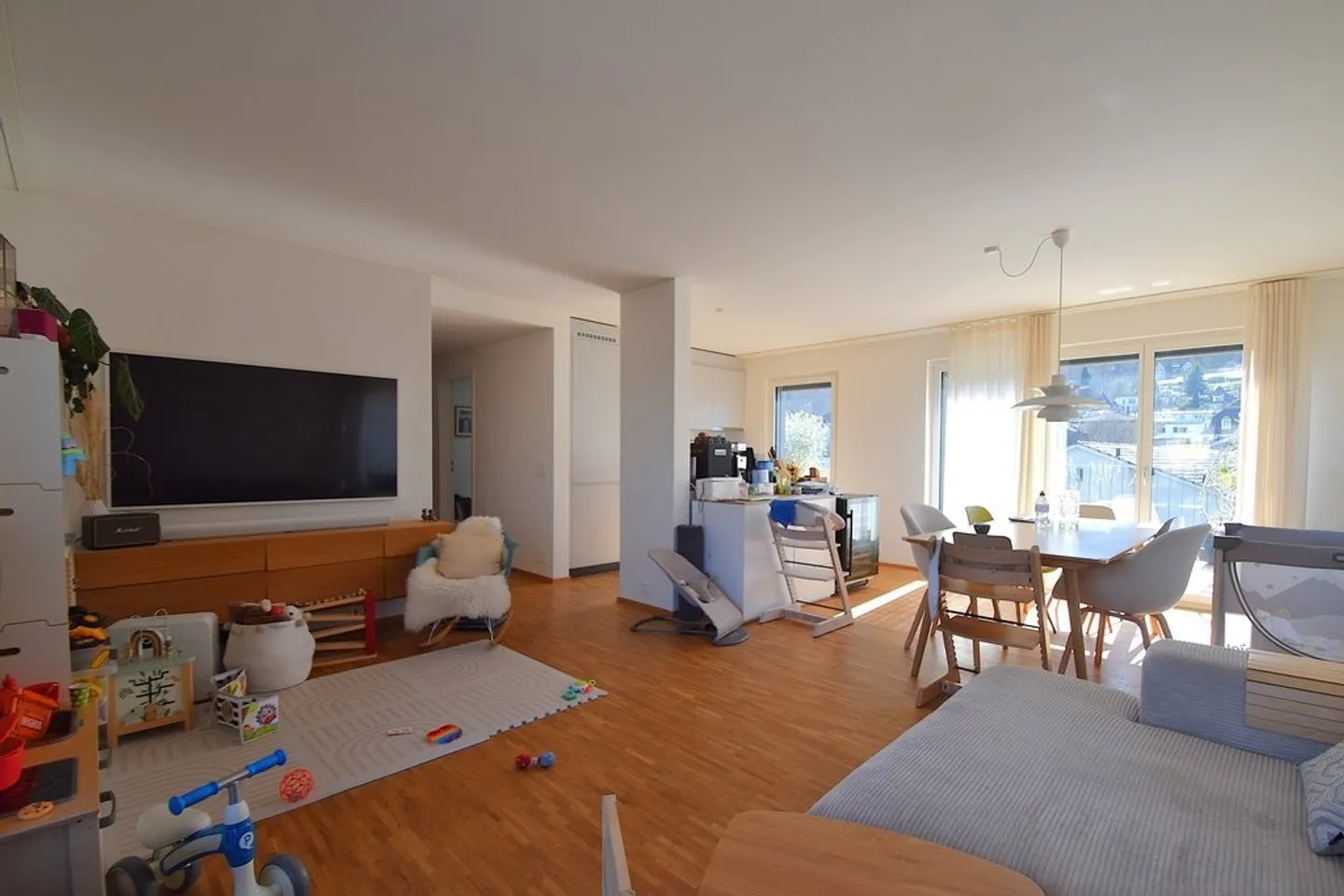 Central, modern, flooded with light - made for you! - Photo 3 of 11