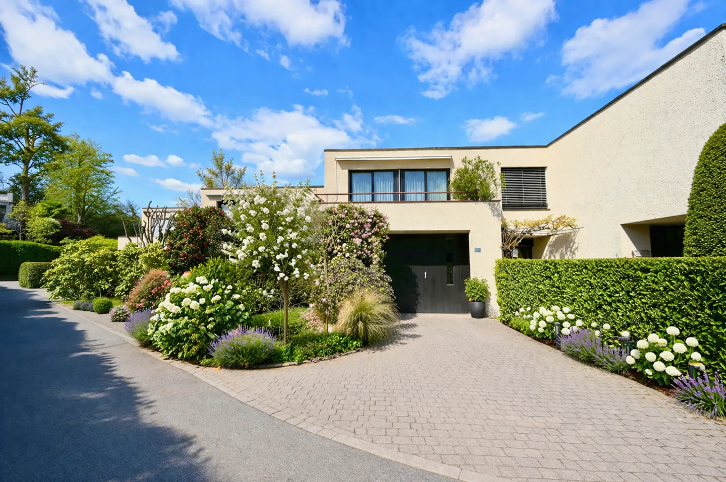 Elegante villa a schiera a Gentilino - Foto 2 di 25