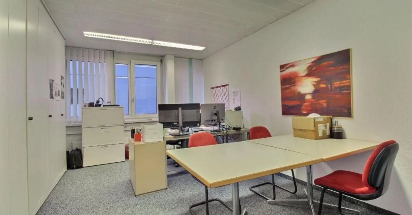 Offices with archives and parking spaces - Photo 2 of 9