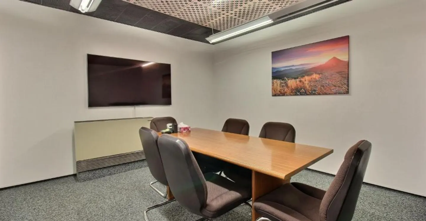 Offices with archives and parking spaces - Photo 4 of 9
