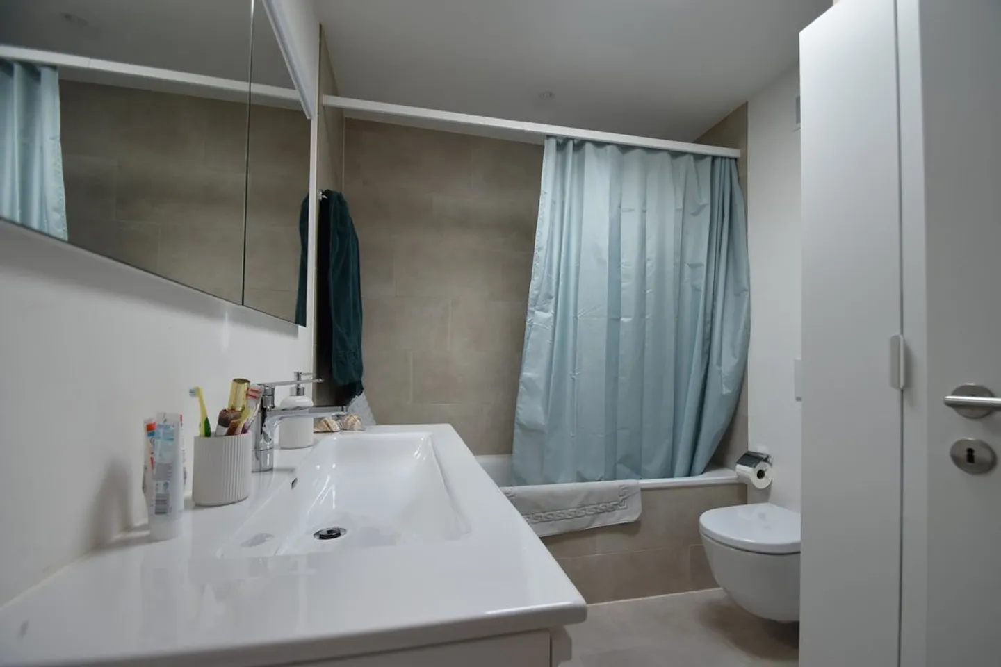 Central, modern, flooded with light - made for you! - Photo 8 of 11