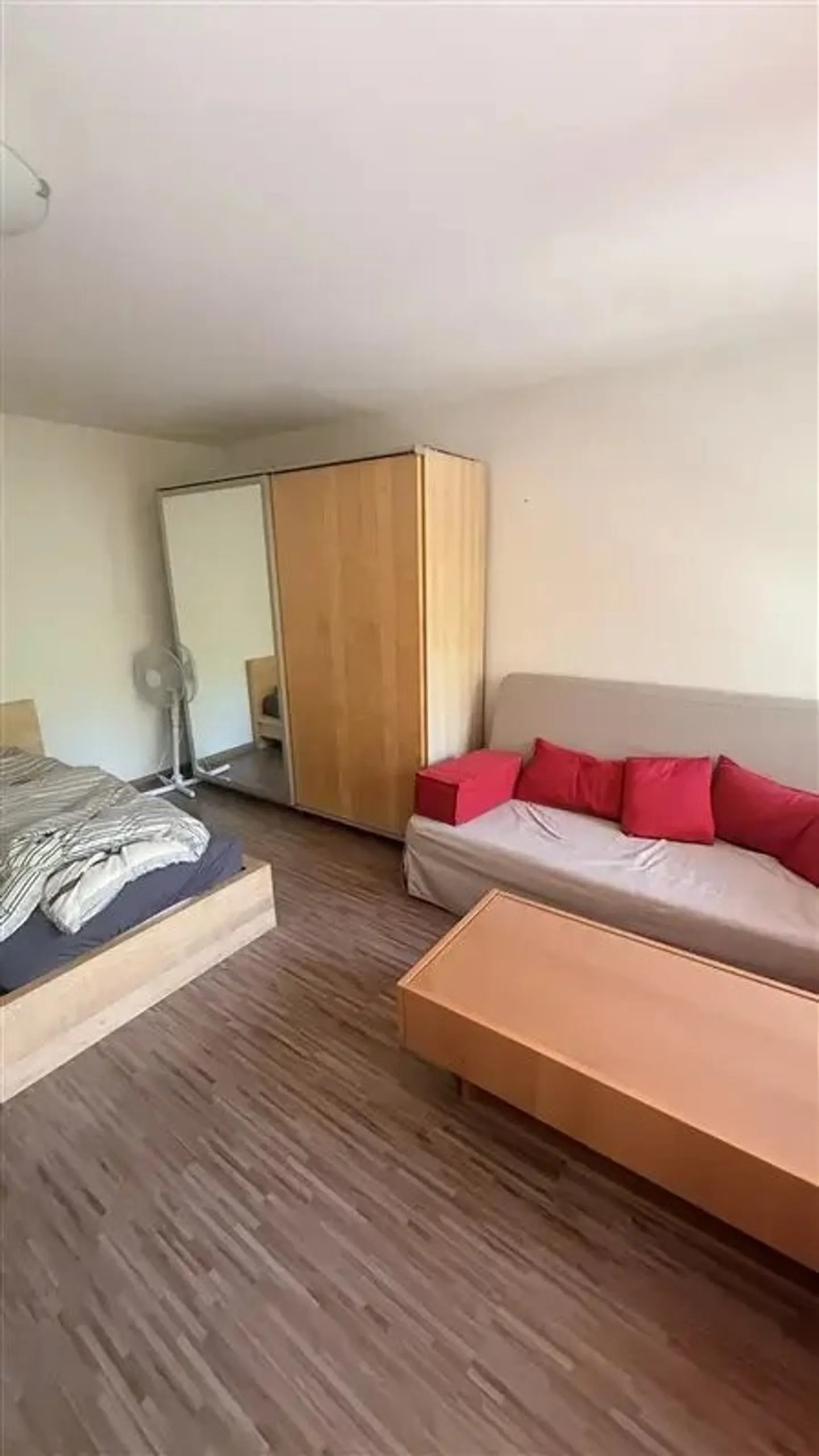 Furnished 1-room apartment - Photo 3 of 7