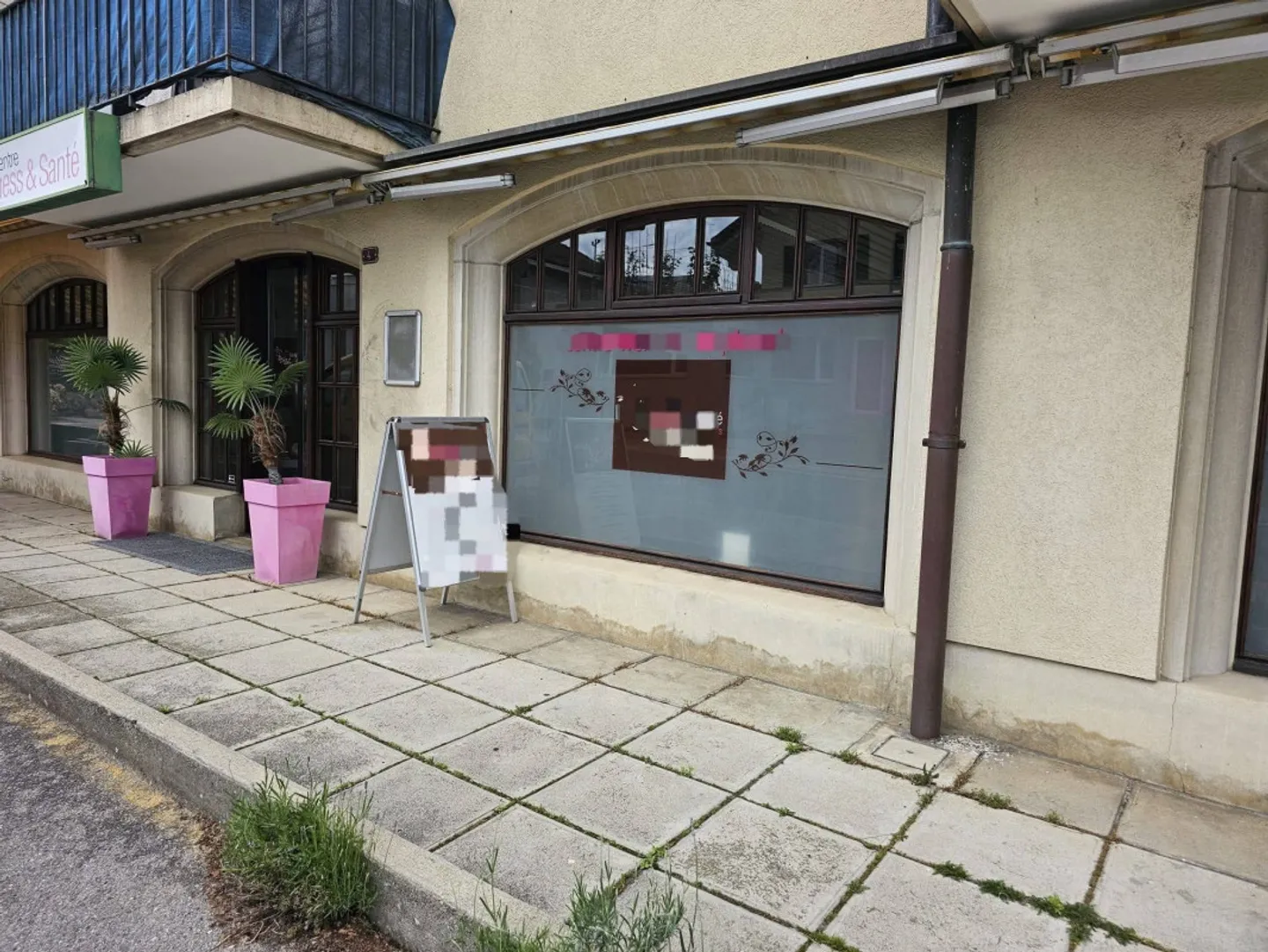 Apples - Commercial space for rent (lease takeover) - Photo 2 of 2