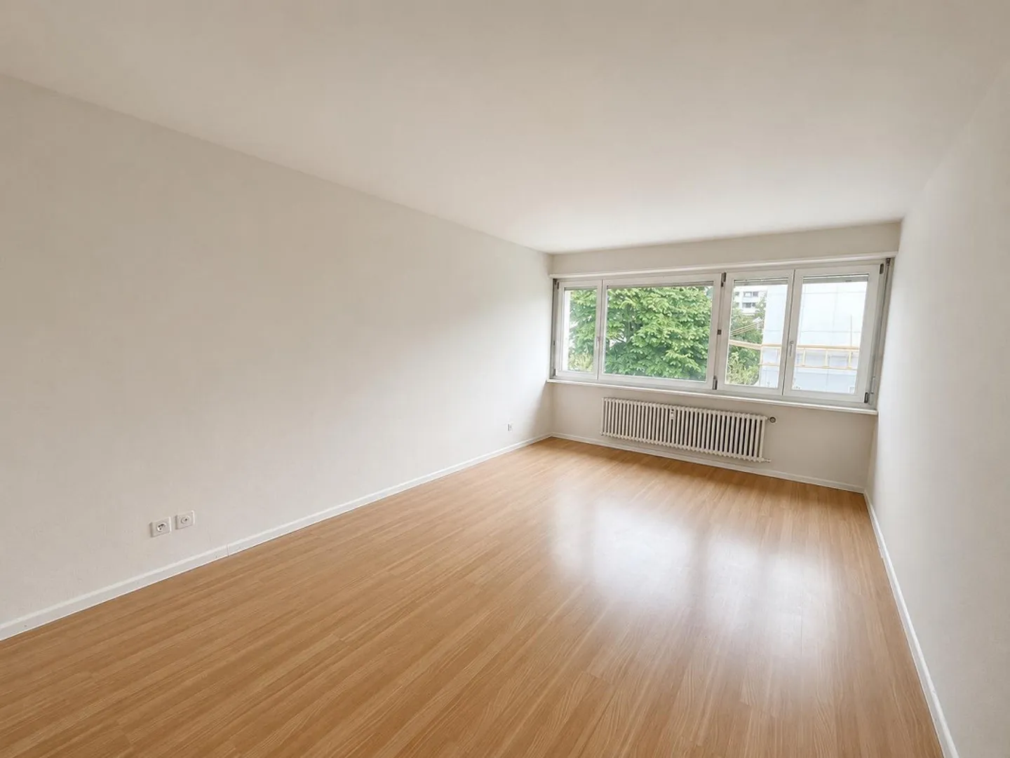 Bright and attractive 2.5-room apartment in Binningen - Photo 3 of 8