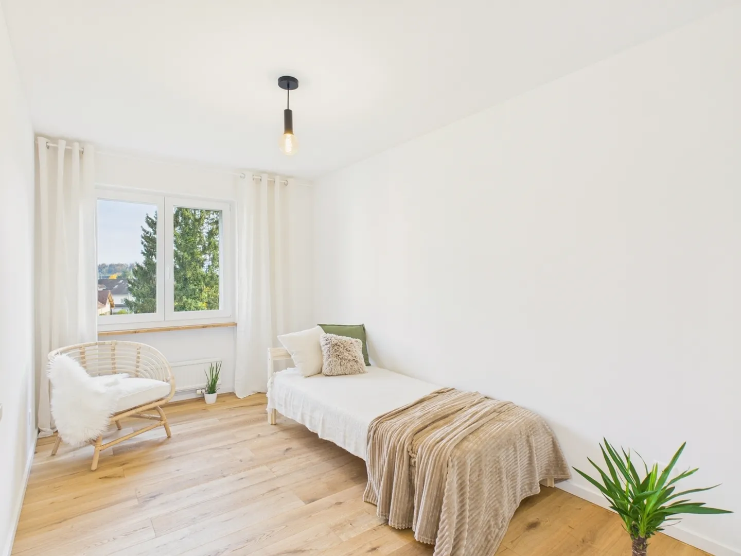 Moderne, totalrenovierte 3.5 Zimmer Wohnung mit schönem Ausblick in... - Foto 6 von 11