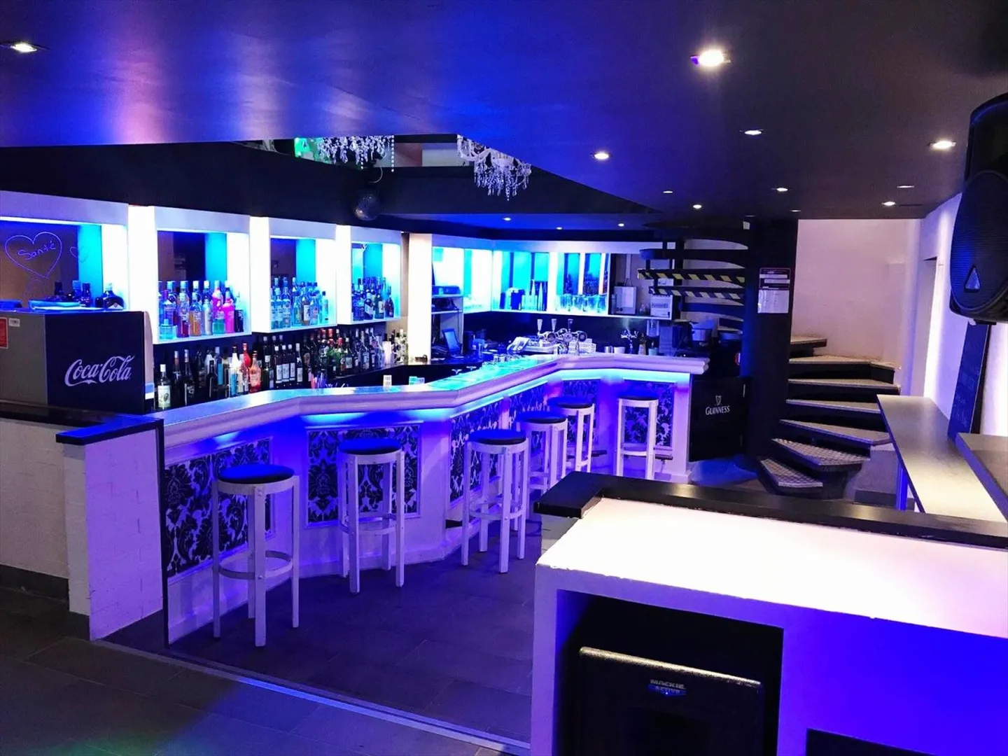 Mixed-use building with yield - up to 14.7% gross with utilization of the dance floor - Photo 9 of 13