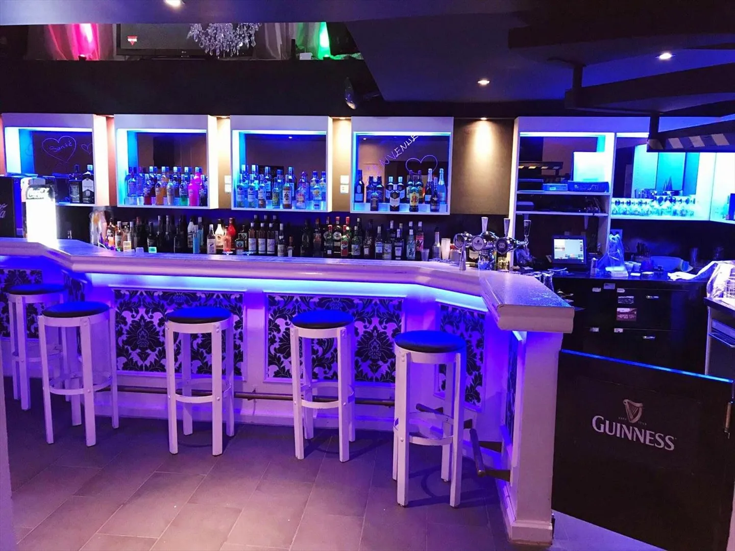 Mixed-use building with yield - up to 14.7% gross with utilization of the dance floor - Photo 12 of 13