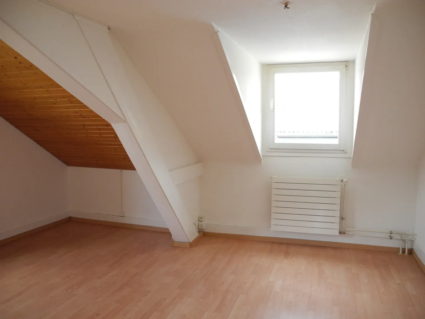 Incantevole appartamento mansardato 2.5 locali in posizione centrale - Foto 1 di 5