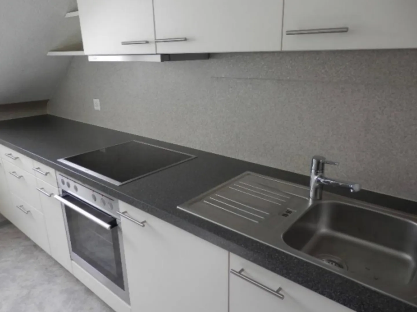 Incantevole appartamento mansardato 2.5 locali in posizione centrale - Foto 4 di 5