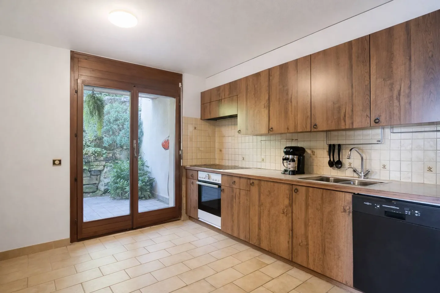 Familienvilla mit Panoramablick auf den See - Foto 6 von 9