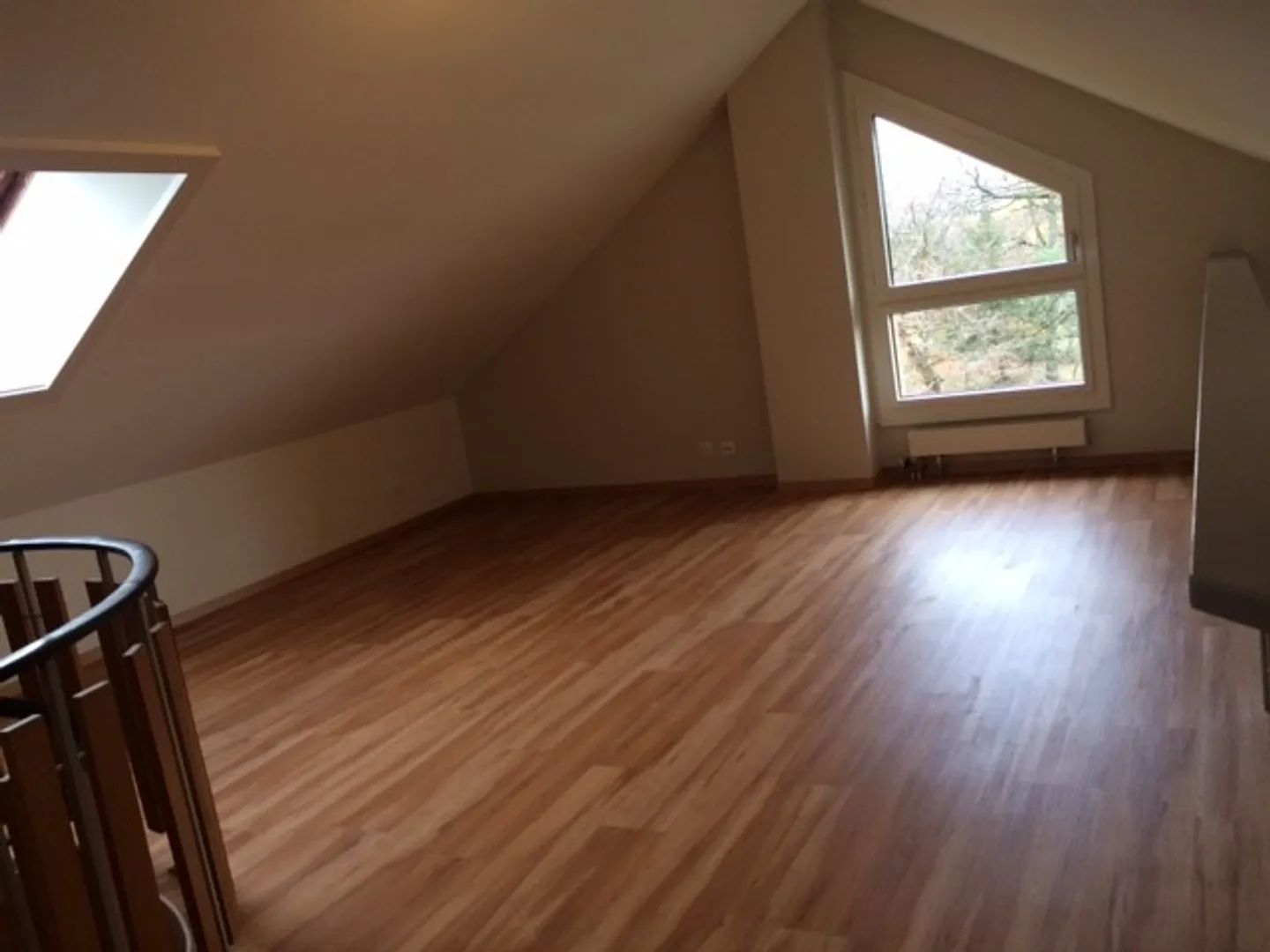 Charmant Appartement 5 Pièces - Photo 3 sur 4