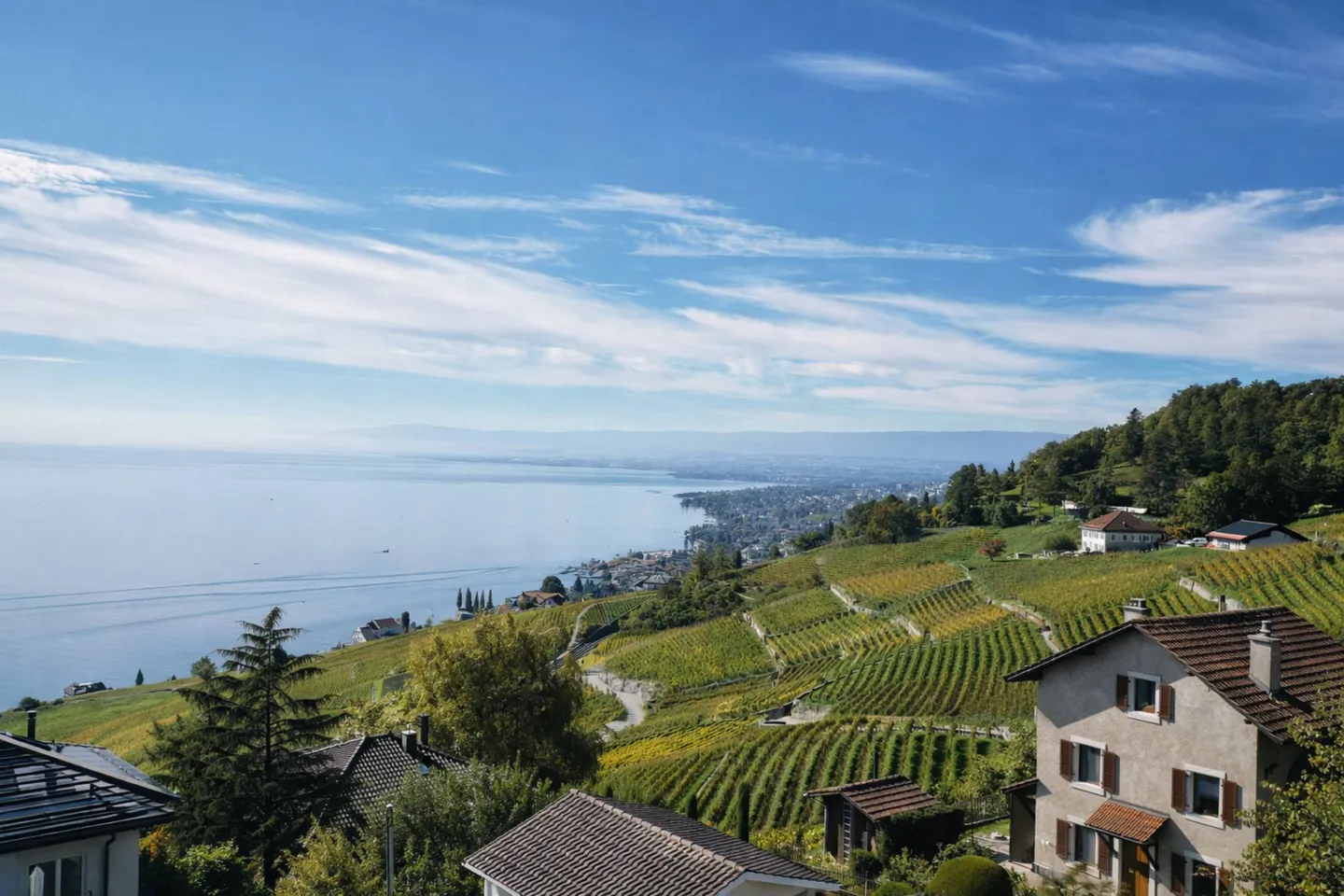 Familienvilla mit Panoramablick auf den See - Foto 8 von 9