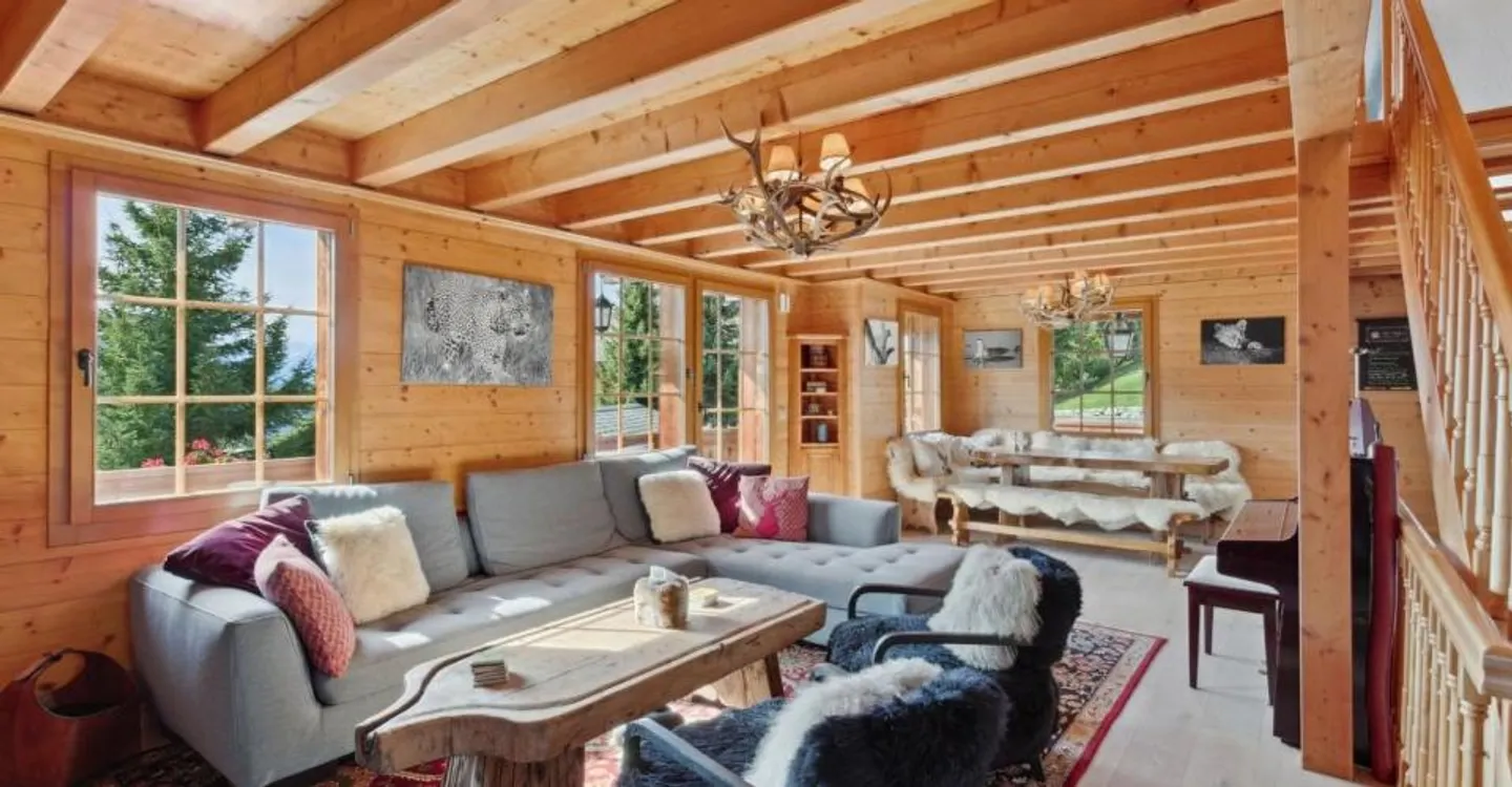 Chalet with home cinema - indoor jacuzzi - panoramic view - Photo 2 of 9