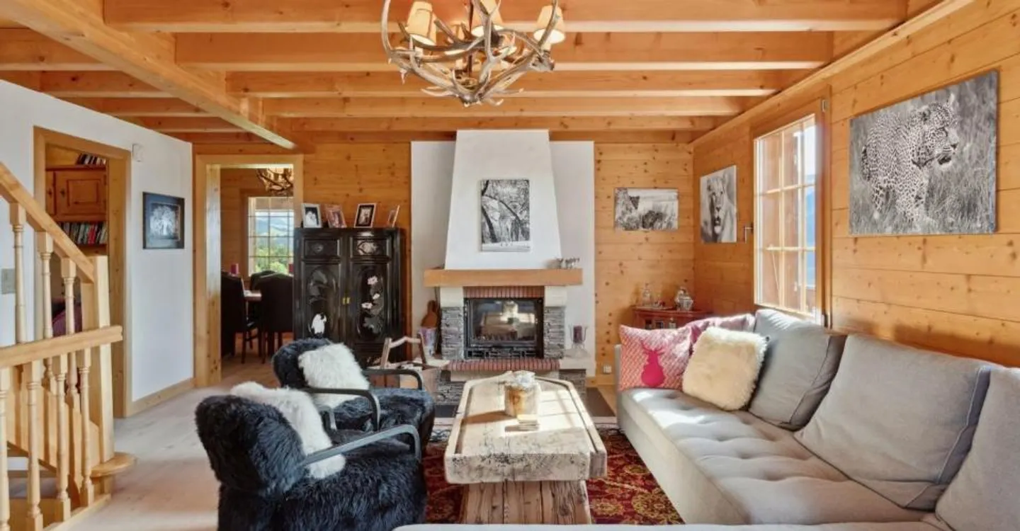 Chalet with home cinema - indoor jacuzzi - panoramic view - Photo 4 of 9