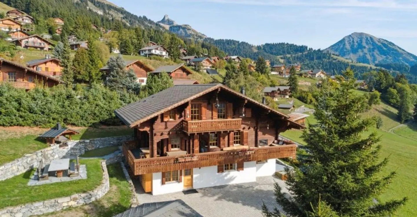 Chalet with home cinema - indoor jacuzzi - panoramic view - Photo 5 of 9