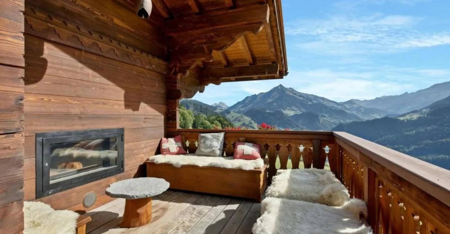 Chalet with home cinema - indoor jacuzzi - panoramic view - Photo 7 of 9