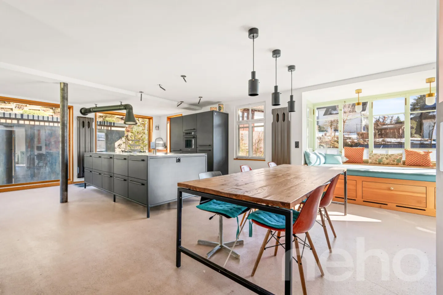 Stylishly renovated residential house from 1919 - Photo 4 of 12