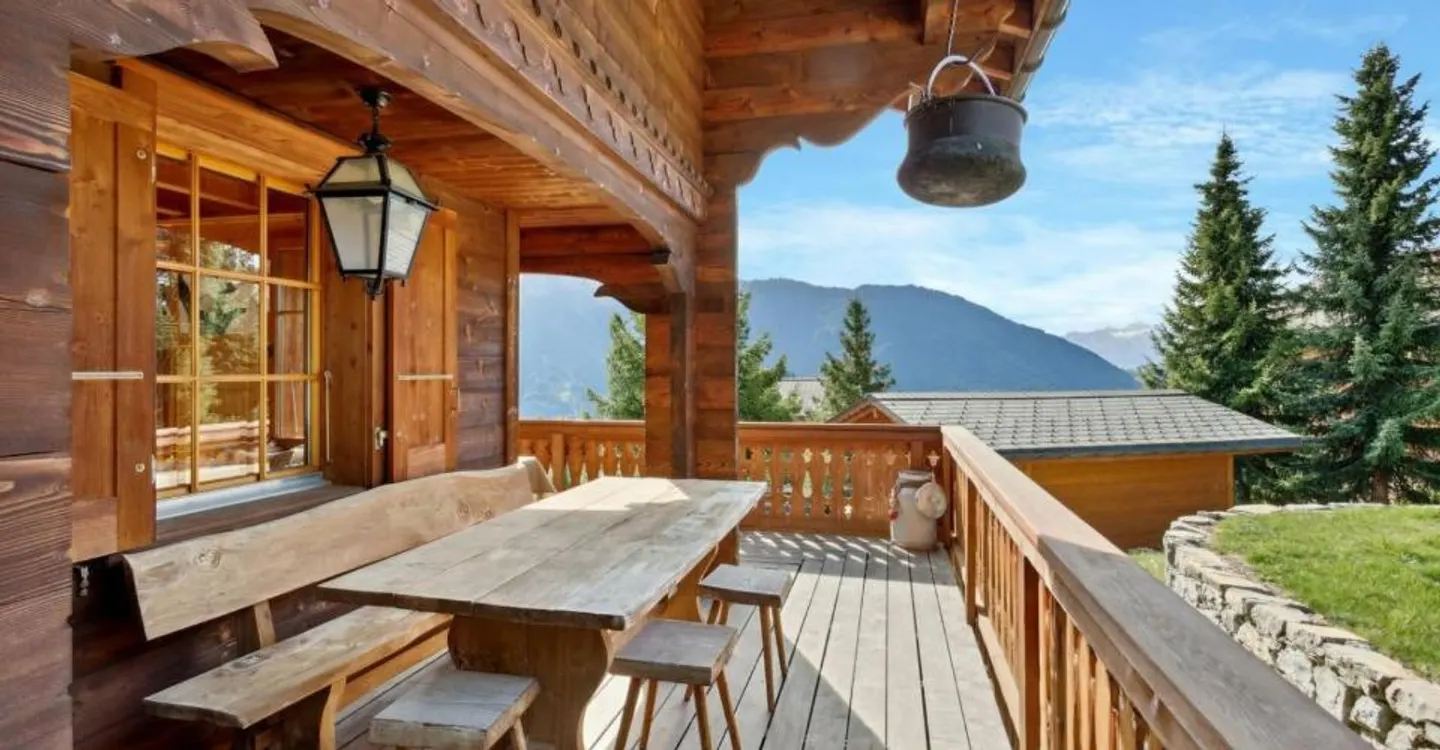 Chalet with home cinema - indoor jacuzzi - panoramic view - Photo 9 of 9