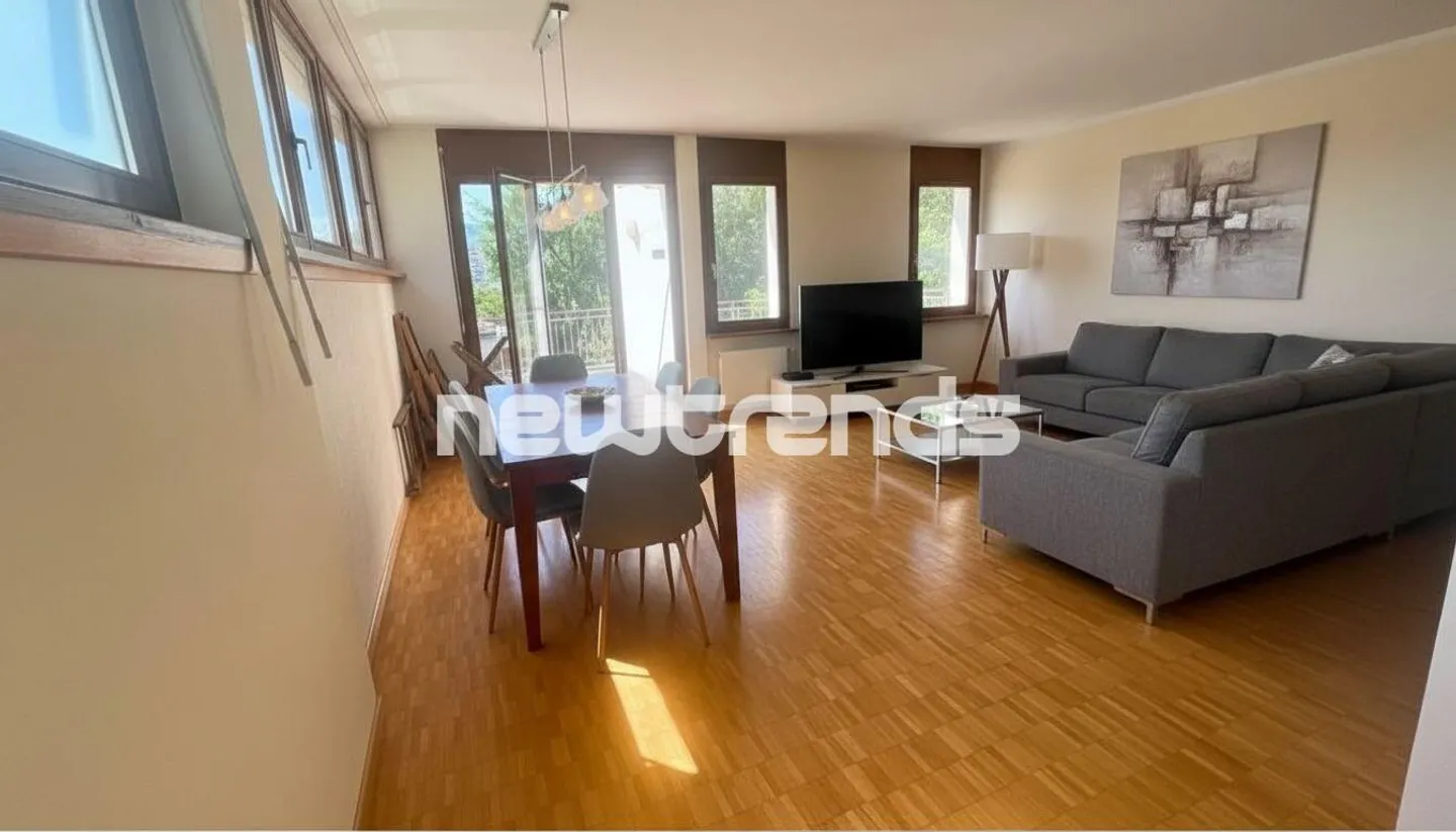 GRAND APPARTEMENT DE 2.5 PIÈCES AVEC PETITE TERRASSE ET VUE PARTIELLE SUR LE LAC AVEC PLACE DE PARKING - Photo 5 sur 13
