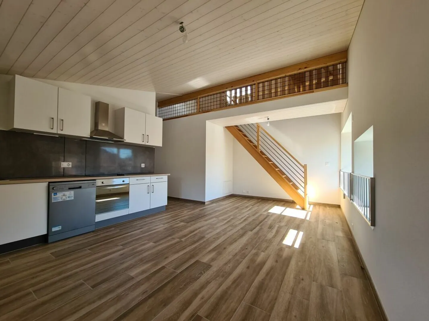 New 2-room penthouse apartment! - Photo 2 of 6