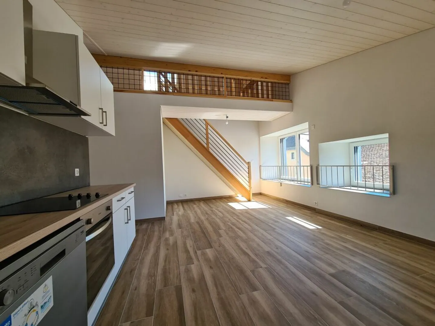 New 2-room penthouse apartment! - Photo 3 of 6