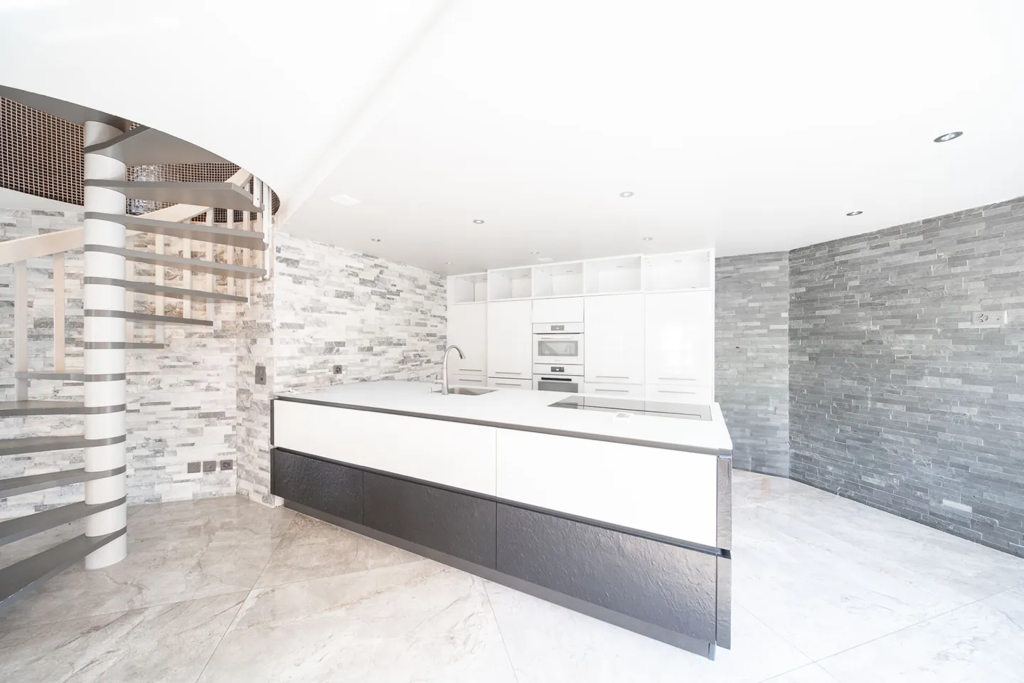 5.5 PIÈCES MAISON RÊVÉE SUR DEUX ÉTAGES - Photo 1 sur 27
