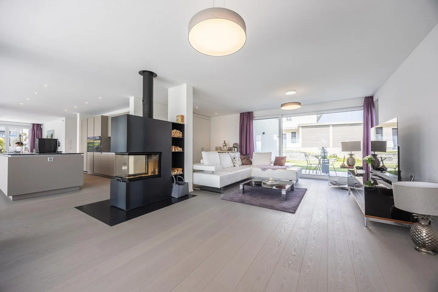 Exclusive villa with modern pool and panoramic view - Photo 10 of 13