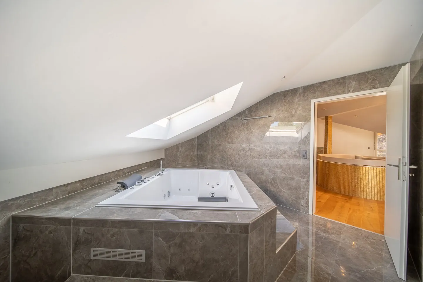 5.5 PIÈCES MAISON RÊVÉE SUR DEUX ÉTAGES - Photo 16 sur 27