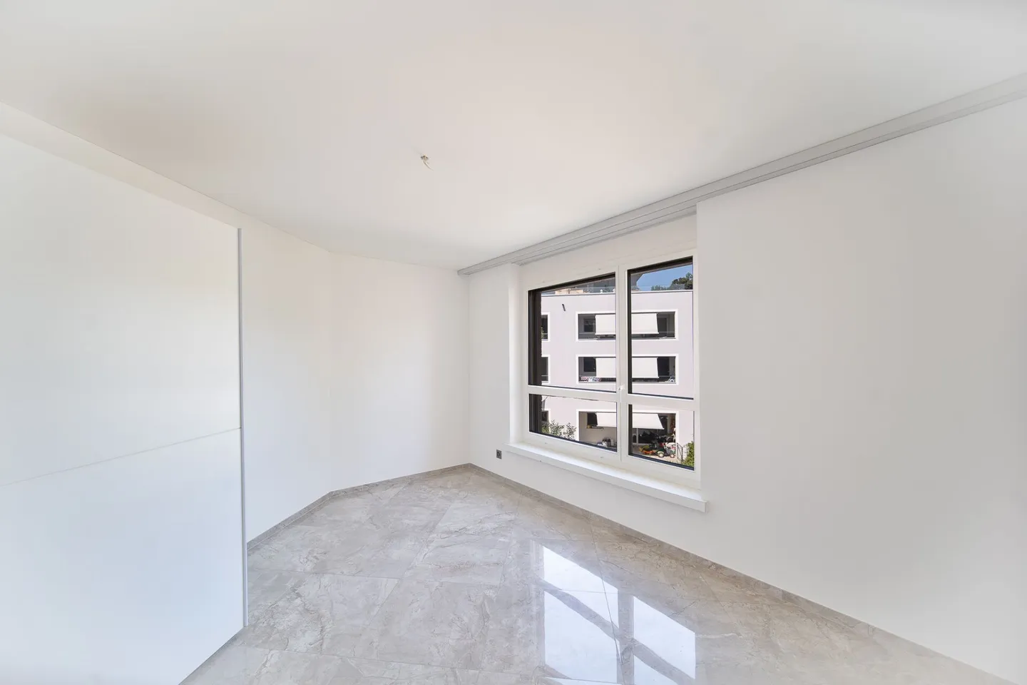 5.5 PIÈCES MAISON RÊVÉE SUR DEUX ÉTAGES - Photo 2 sur 27