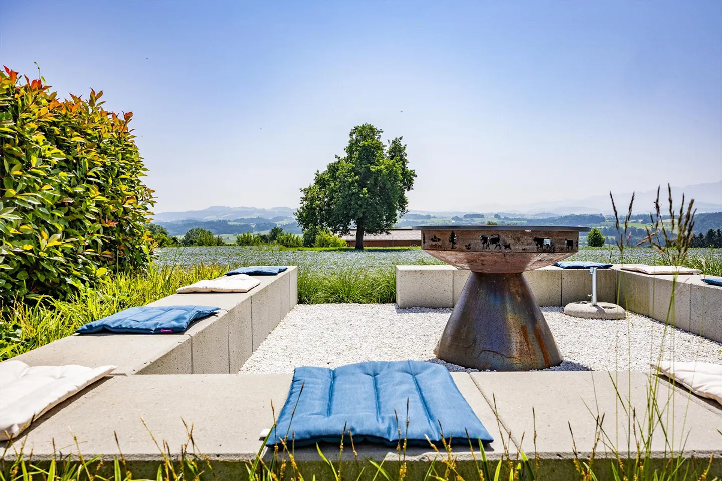 Exclusive villa with modern pool and panoramic view - Photo 4 of 13