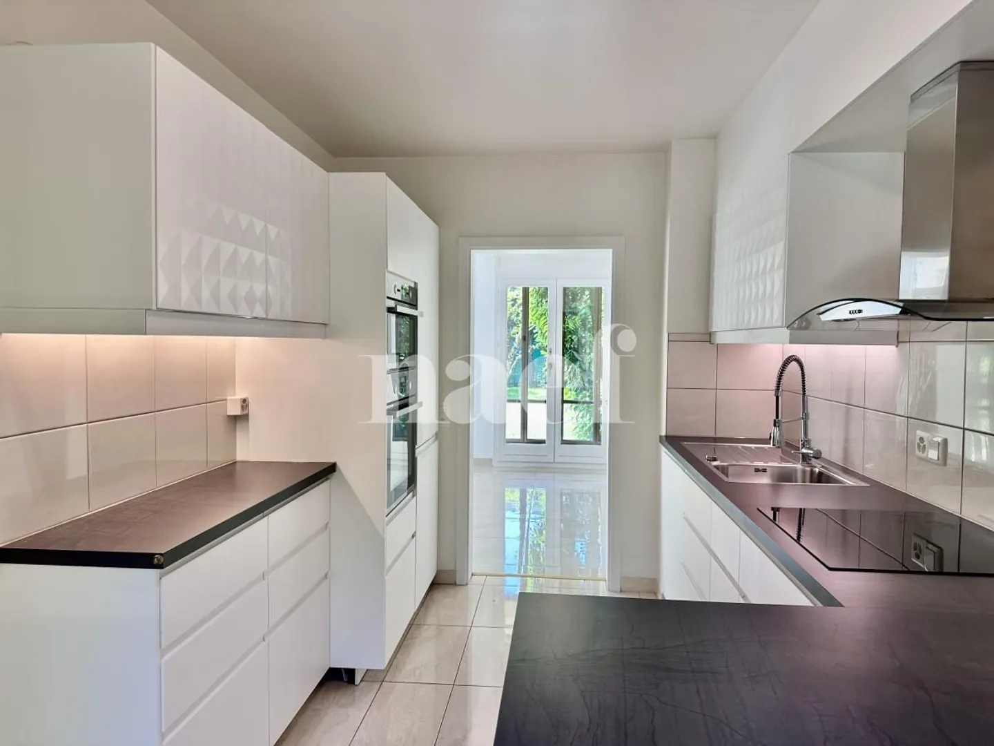 Charming semi-detached villa with veranda and garden in Genthod - Photo 2 of 13